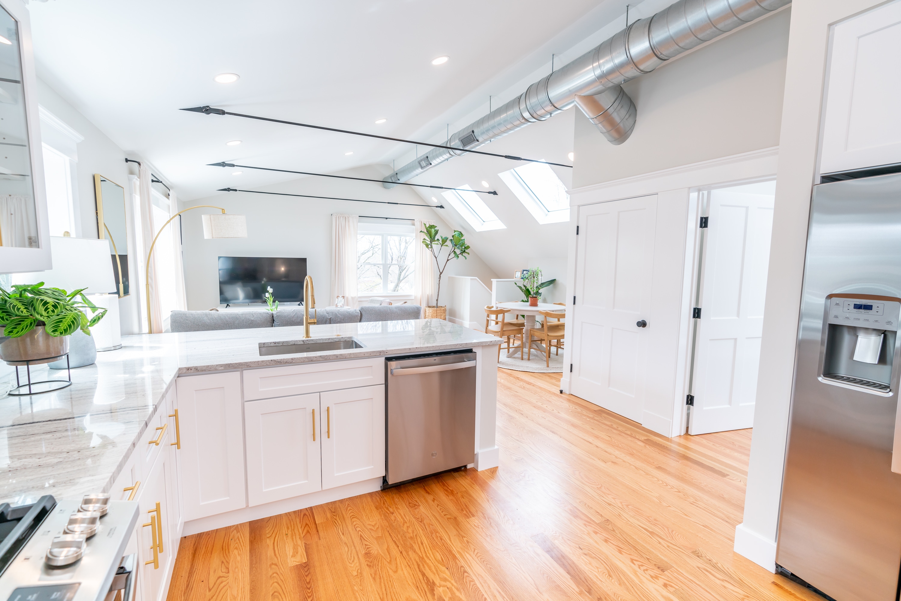 2-bedroom furnished apartment living area