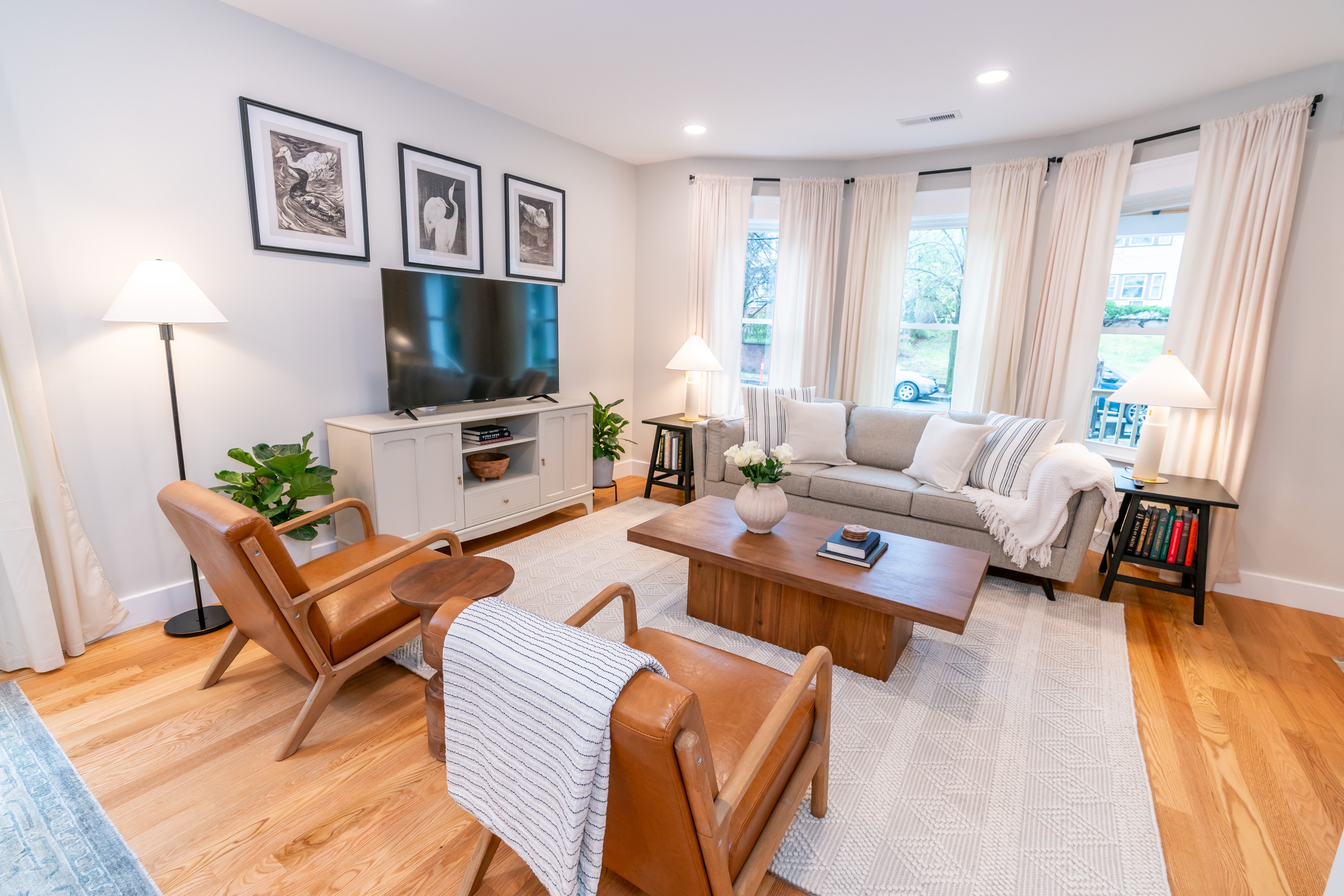 2-bedroom furnished apartment