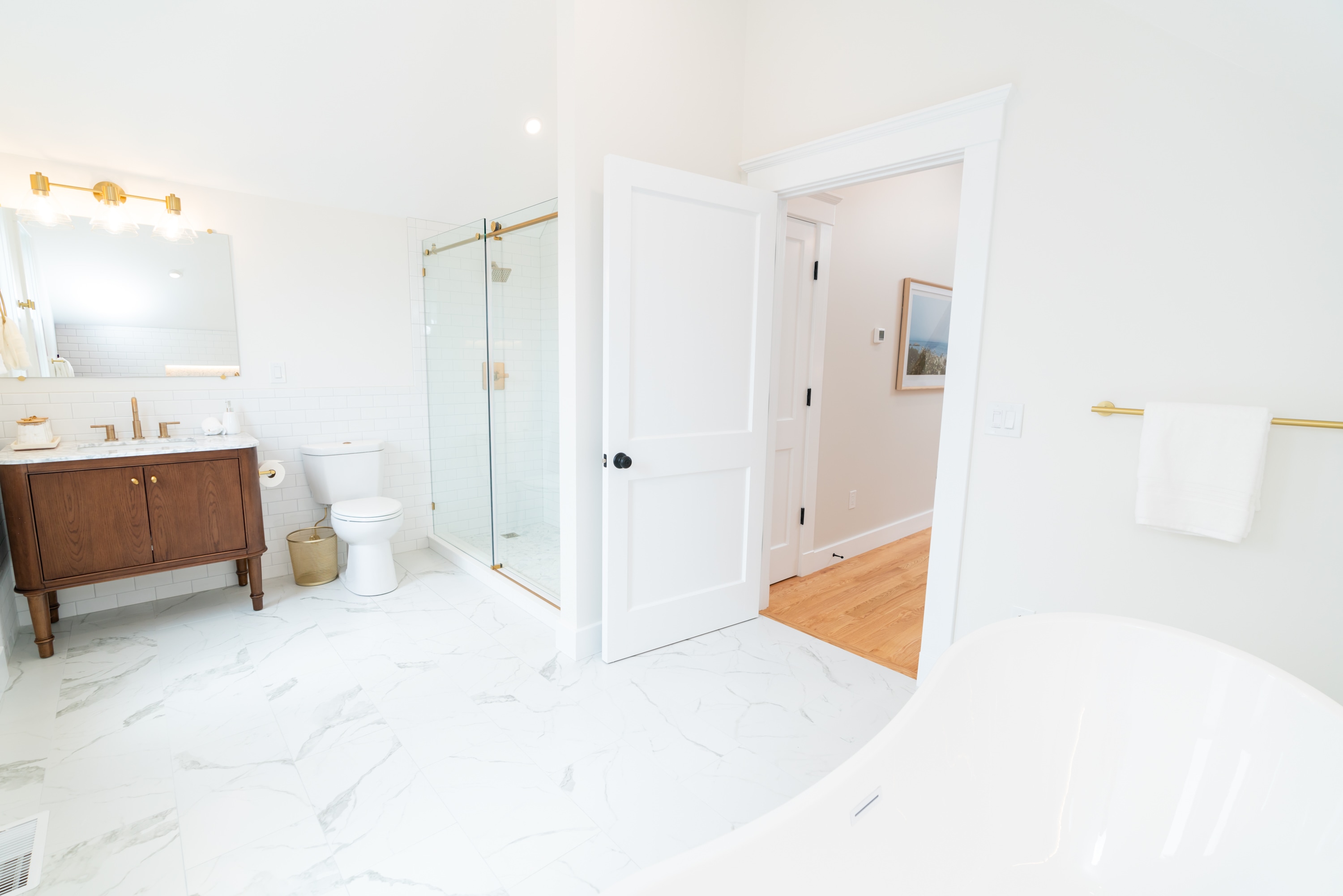 Spacious apartment with hardwood floors